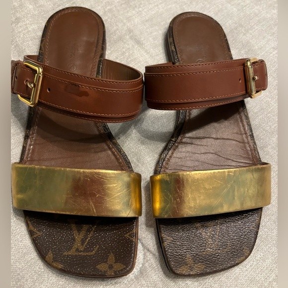 Louis Vuitton  Slide Sandals  size (37- 7) Sorry NO BOX - Picture 6 of 17